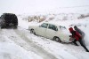 ببینید| گرفتار شدن خودروها در برف سنگین