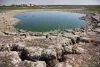 سراب نیلوفر به‌طور کامل خشک شد/ احتمال خشک شدن تالاب هشیلان